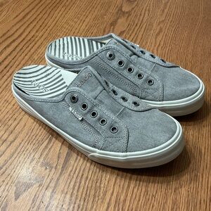 Taos Footwear Gray Women's Sneakers